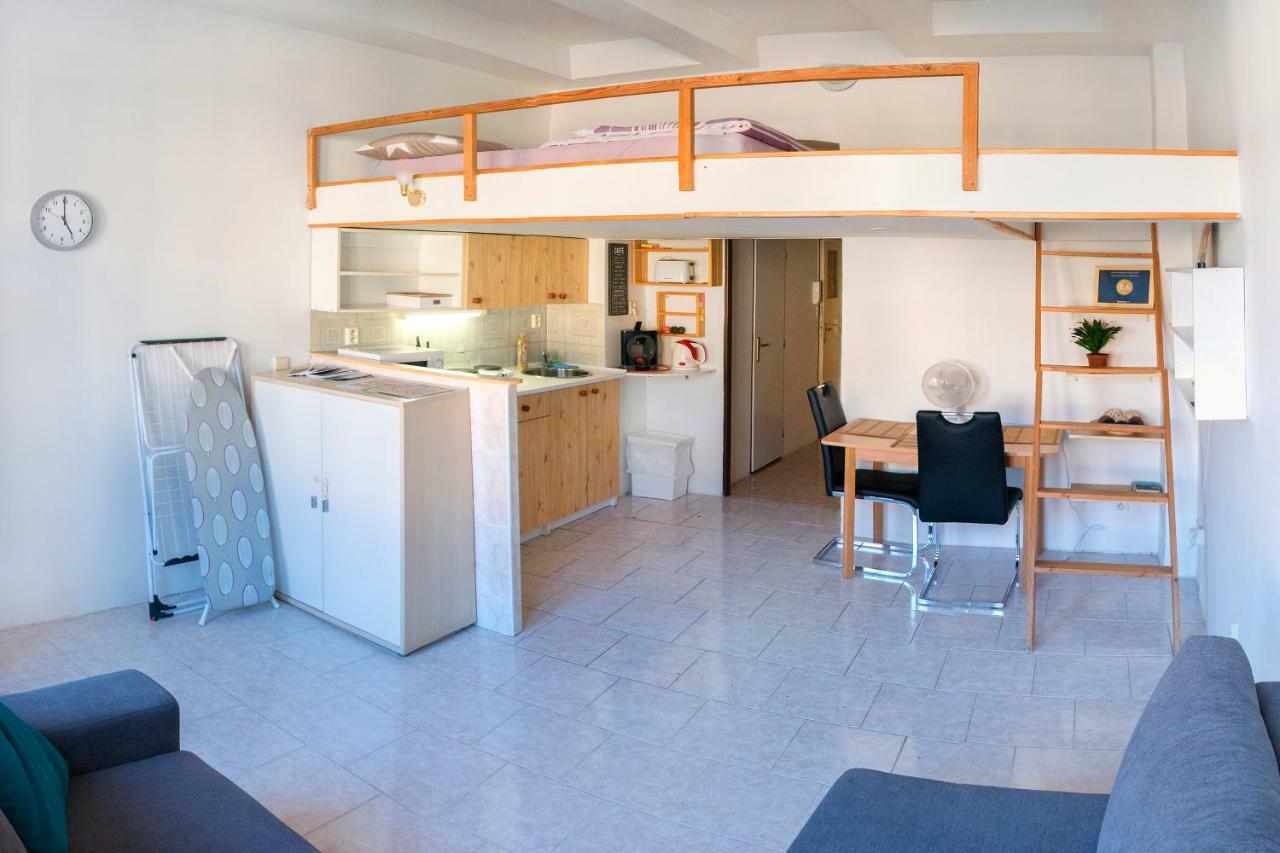 Apartments House Seifertova Affittacamere 3*